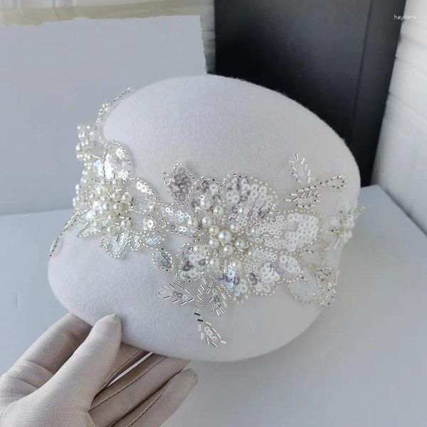 Береты 202411-9326-8373 Ins Chic Winter Sequin Flower Молочно-белая шерстяная фетровая женская конная шапка Женская кепка с козырьком