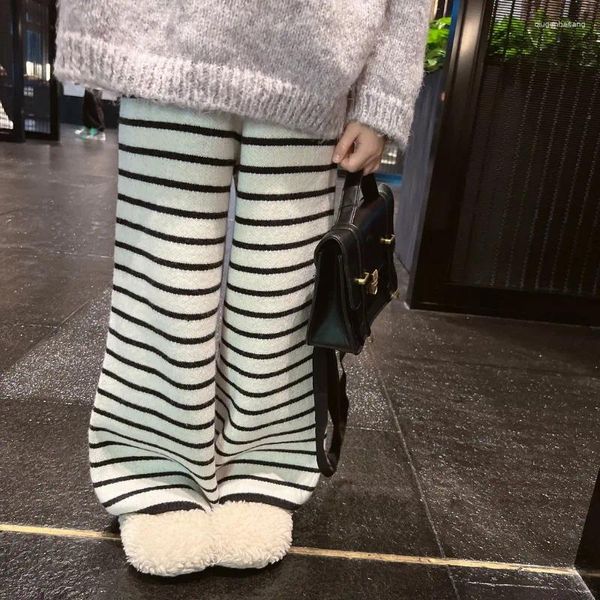 Pantaloni Maglione da ragazza Autunno/Inverno 2024 Amore per bambini 3D Fiore lavorato a maglia Pantaloni a gamba larga Pullover Camicia inferiore
