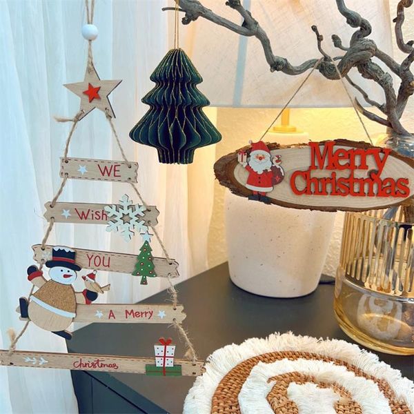 Geschirr, an der Wand montierter Weihnachtsbaum, flach hängend