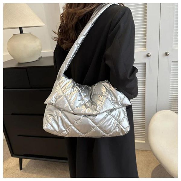 Вечерние сумки Серебряная маленькая повседневная стеганая сумка на плечо из искусственной кожи для женщин 2024 Корейский хлопковый пуховик Сумки Дизайнерская мягкая сумка-тоут