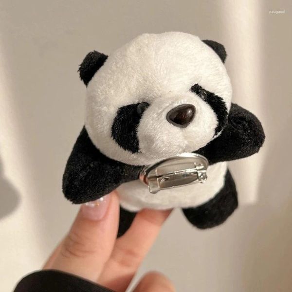 Broches kawaii descansando panda boneca broche casal dos desenhos animados de pelúcia pequenos animais brinquedos pinos engraçado ornamento saco roupas jóias presentes