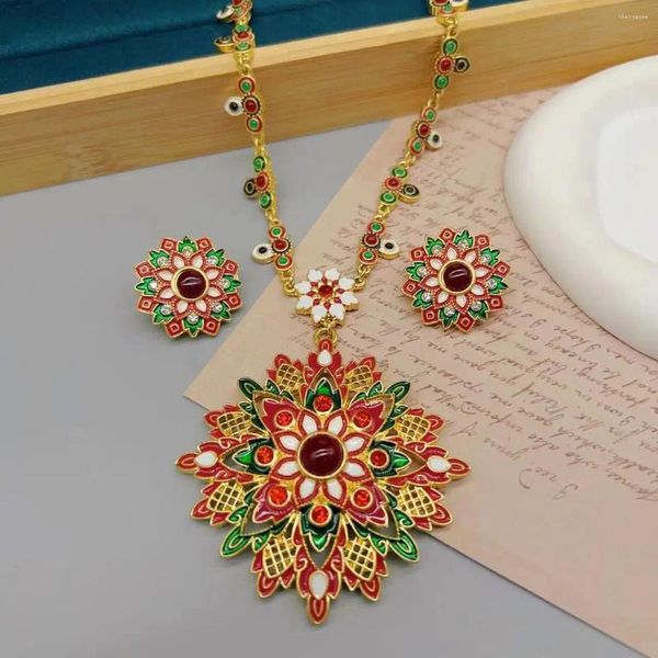 Halskette Ohrringe Set Blumen Farbe Hell Luxus Emaille Mittelalterlicher Schmuck Vintage Vergoldet Royal Saflor mit grünen Blättern Standard