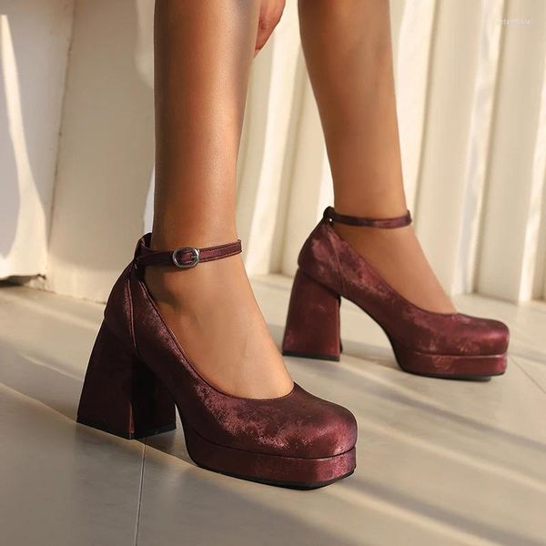 Sapatos de vestido Plus Size Camurça Material Raso Mary Jane com Toe Quadrado Extra Alto e Salto Grosso Ankle Buckle Mulheres