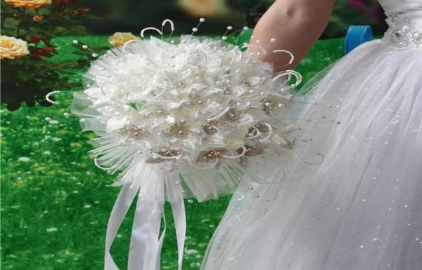 2018 Mais Novos Buquês de Noiva de Casamento com Flores Artesanais Peals Cristal Strass Rosa Suprimentos de Casamento Noiva Segurando Broche Bouq2920571