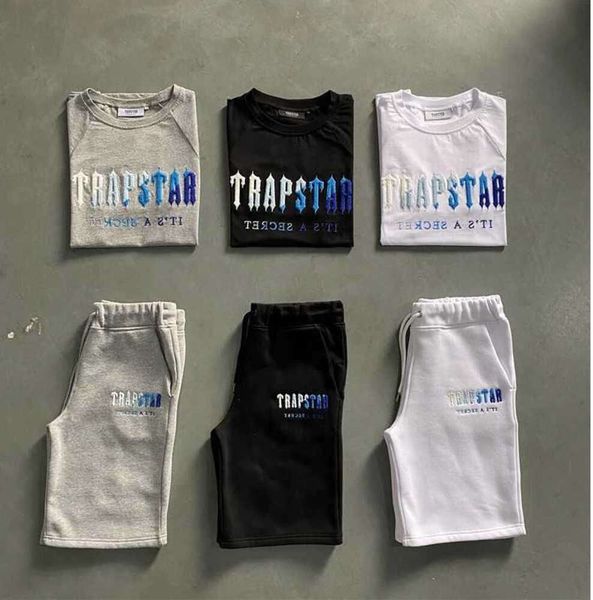 Trapstar-T-Shirt-Set für Herren, mit Buchstaben bestickter Trainingsanzug, kurze Ärmel, Plüsch-Shorts, Bewegungsdesign 8118ess