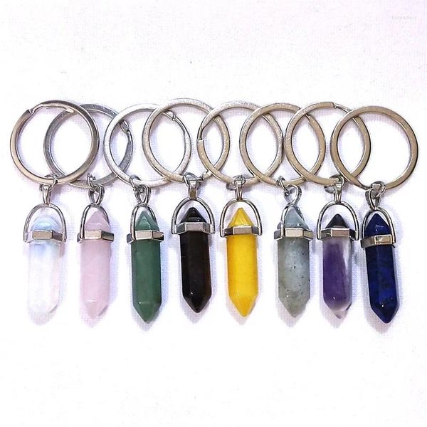 Anahtarlıklar 15 adet doğal taş altıgen prizma anahtar halkaları gümüş renk iyileştirici pembe kristal araba dekoru kadın erkekler için anahtar sahibi