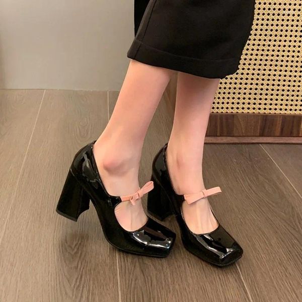 Модельные туфли, женские туфли Marie Janes на высоком каблуке с квадратным носком, летние дизайнерские модные брендовые элегантные туфли-лодочки серебристого цвета на массивном каблуке