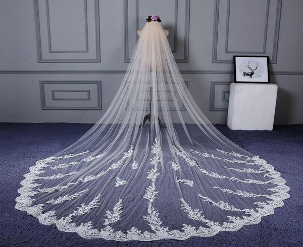 Em estoque 4m longo véu designer renda appliqued catedral comprimento appliqued marfim casamento véu noiva véus cabelo de noiva com pente7584163