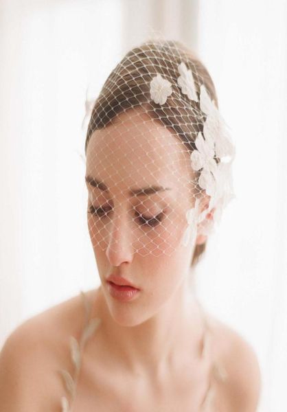 Véus de casamento vintage gaiola rosto blush peças de cabelo de casamento uma camada com pente de flores curto véus de noiva v6577357