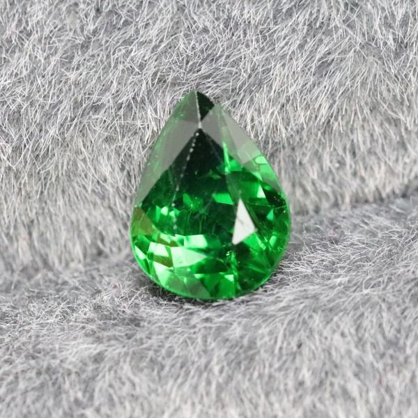 Gevşek Elmas Taşları1.6CtttSavorite Garnet Su Damlası ŞEKİL 8.46X6.48X4.16mm Özel Özel Yüzük Kolye Küpe Ana Taş Doğal