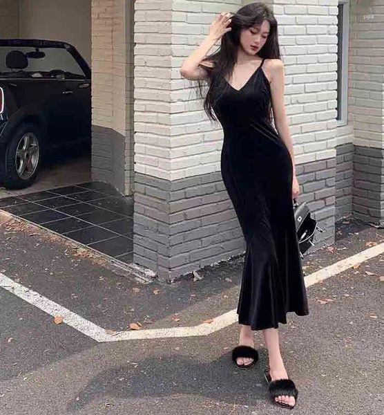 Casual Kleider Tiefer V-Ausschnitt Schwarz Meerjungfrau Samt Frauen Sexy Spaghetti Strap Elegantes Langes Kleid Party Abend