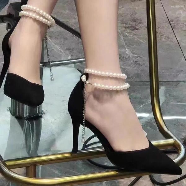 Scarpe eleganti 2024 Tacchi alti di base delle donne di marca Pompe sexy del partito Stringhe di perline con cinturino con fibbia Spike sottile femminile