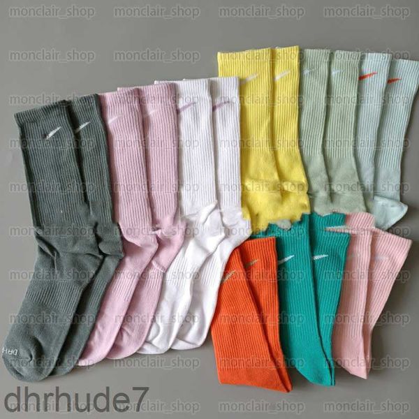 Herren-Socken, mittellang, drei Paar Macaron-Designer, atmungsaktiv, schweißableitend, Paar-NK-Aufdruck S218