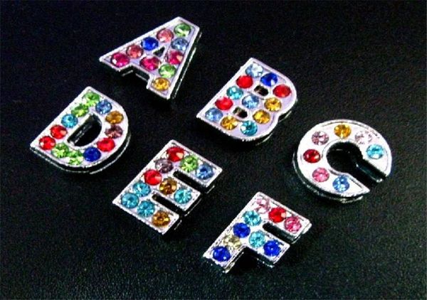 Intero 8mm 130 pzlotto AZ Strass colorati pieni Lettere diapositive Accessori alfabeto fai da te adatti per portachiavi in ​​pelle da 8 mm7337470