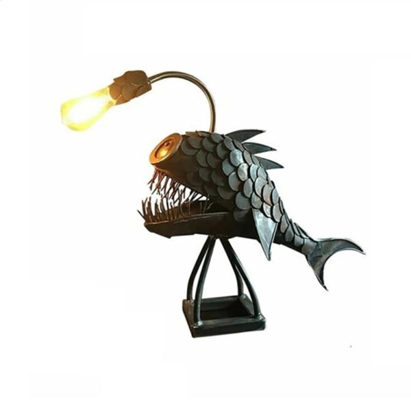 Lampada da scrivania creativa per pesci rana pescatrice Shark Luce notturna da tavolo USB Lanterna artistica in metallo Decorazione da tavolo Camera da letto Regalo per la casa 240124