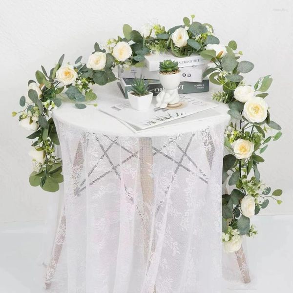 Dekorative Blumen, 2 Stück, künstliche Rosenranken-Girlande, Blumen-Hängekörbe, Pflanze mit weißem Eukalyptusblätter-Kranz