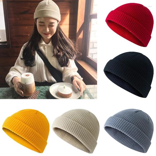 Berets Retro Inverno Quente Gorros Sólidos Chapéu Crânio Knit Cap Homens Mulheres Moda Unissex Malha Skullies Masculino Preto