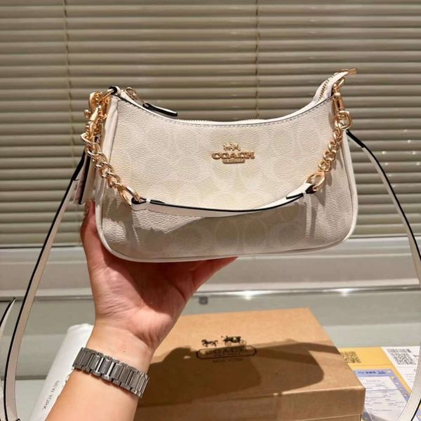 Moda Kou C Family Women S Yeni Klasik Eski Çiçek Zinciri Koltuk Altyapı Basit ve Zarif Bir Omuz Crossbody Çanta Fabrikası Doğrudan Satışlar