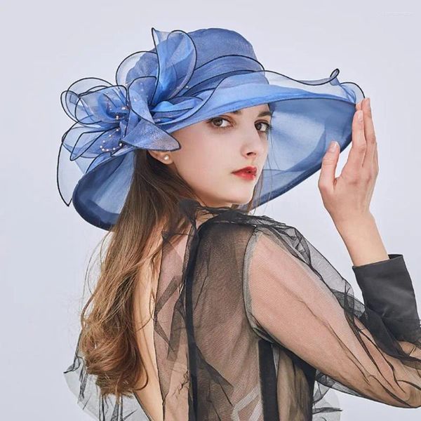 Berretti Bellissimo cappello da spiaggia Design floreale Protezione solare Regolabile Donna Sottile Temperamento elegante Cappello da festa pieghevole