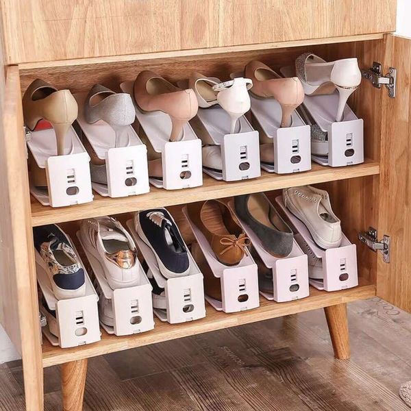 Rack de sapatos de armazenamento ajustável de três níveis, bandeja de sapatos de camada dupla, artefato de dormitório, chinelos, armário de sapatos domésticos, rack de armazenamento de sapatos Valor pelo dinheiro