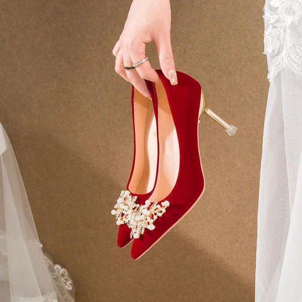 Туфли для невесты 2024 Высокие каблуки с острым носком Короткие туфли-лодочки без шнуровки Сандалии на шнуровке Дамы для невесты Последние хрустальные шипы Бежевый 3 см Повседневная обувь