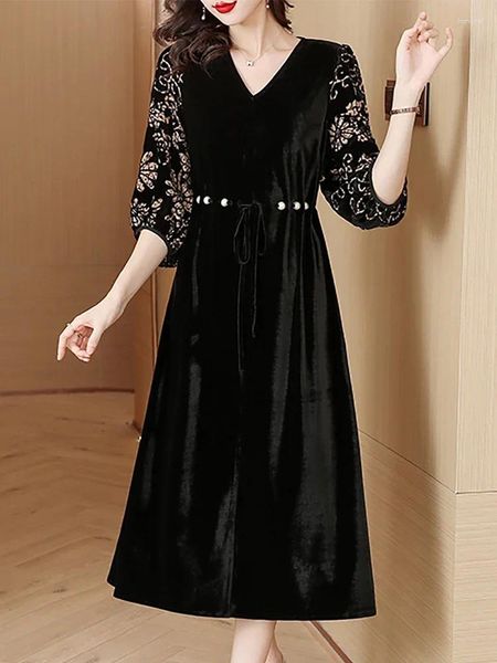 Vestidos casuais coreano preto veludo chique gancho flor oco vestido de noite de luxo para mulheres 2024 outono inverno manga longa festa elegante