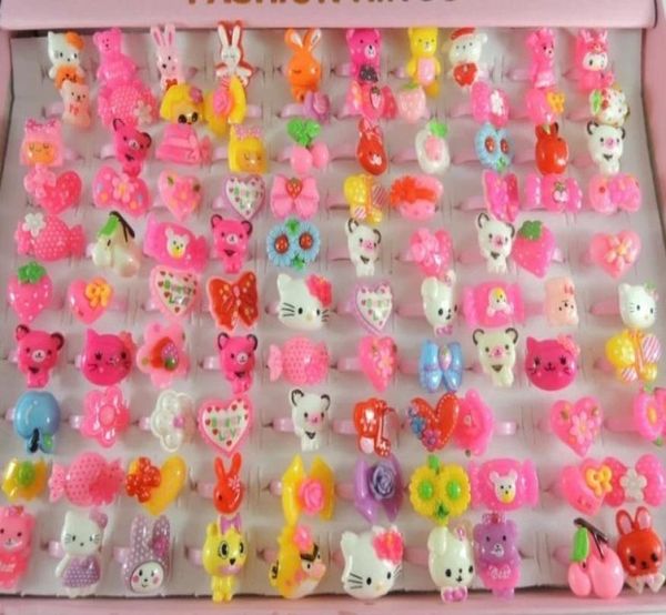 Doce cor plástico crianças anéis para meninas dos desenhos animados kt bonito animal coelho urso crianças039s dia jóias para o natal ps14189228802