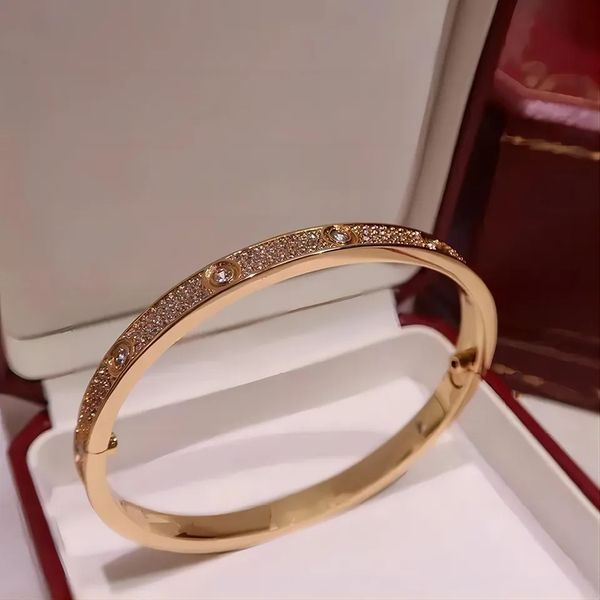 2024 Gold Elmas Bilezik Kadın Paslanmaz Çelik Tasarımcı Çift Bilek Genişliği 7mm Elmas Sevgililer Günü Hediye Kız Arkadaşı Takı Tasarımcısı Braceletq5