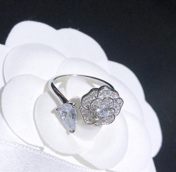 Nuova moda classica serie camelia cavallo occhio goccia d'acqua fiore design aperto anello importato anello in argento sterling con diamanti 9401150