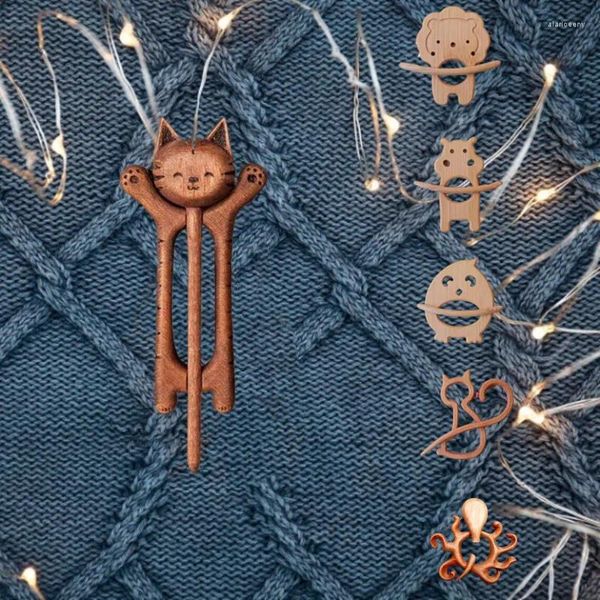 Broschen Brosche Pin mit hölzernem Tiermuster DIY BRAY BADGE Cartoon Lustige süße Schalschalschnalle Klasze Pins Schmuck Geschenk 2024