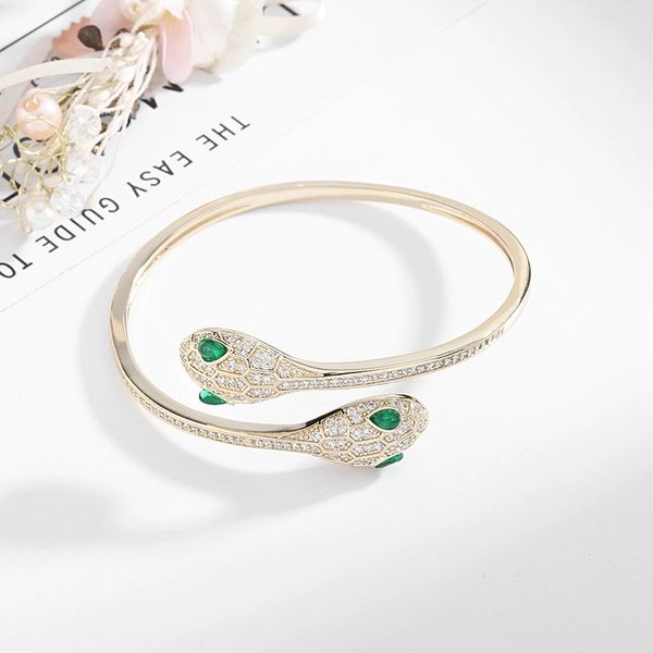 2024Bulgarilies Pulseira Designer Mulheres Top Quality Full Diamond Snake Ring Mulheres Green Eyed Snake Head Double Head Snake Pulseira com abertura ajustável