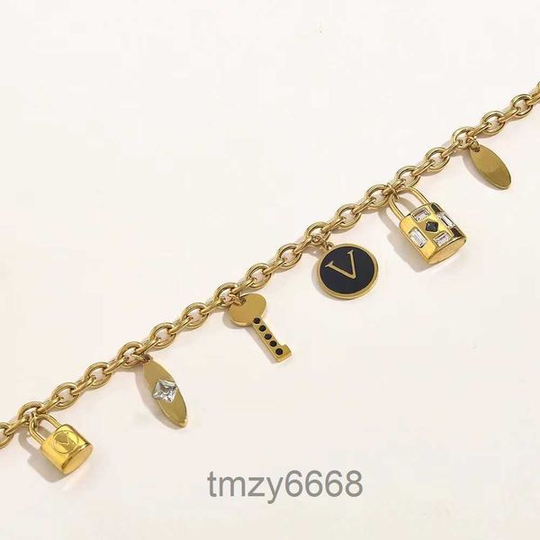 Nuovi braccialetti classici alla moda Bracciale da donna in acciaio inossidabile placcato oro 18k Amanti del cristallo Regalo Polsino Bracciale Catena Gioielli di design 223W