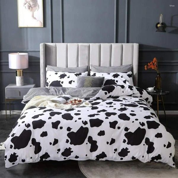 Set di biancheria da letto Set di cartoni animati Copripiumino con stampa mucca Copripiumino bianco nero Copriletti al latte Reversibile Plaid Grid Room Decor