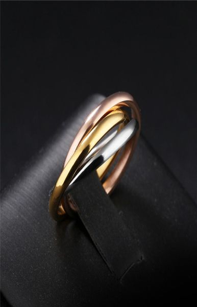 Classico creativo Trinity Fashion Ring Tre avvolgimenti Women039s Acciaio inossidabile 3 colori Rolling Wedding Band s3552055