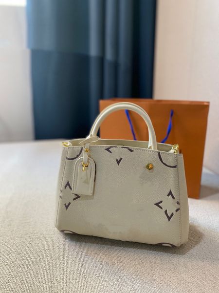 24SS Bolsa de mão de designer de luxo feminina, divertida e fofa, pode ser transportada com braço puxado ou diagonal para trás Bolsa de maquiagem feminina 29cm