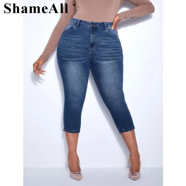 Plus Size Blu scuro elasticizzato skinny al ginocchio Jeans mamma effetto consumato 4XL Pantaloni estivi Denim Jeggings Pantalone 3/4 Leggings s 240130