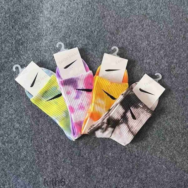 Herbst Winter Reine Baumwolle Herren und Damen Krawatte Gefärbt Lange Socken Sport High Tube Tide Candy Farbe Socke NUW0