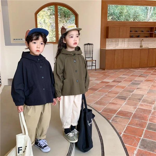 Giubbotti 2024 Primavera Unisex Bambini Solid Army Verde Nero Colore Bottone Cappotto con cappuccio Ragazze Ragazzi Causl Giacca Stile sciolto 2-8 anni