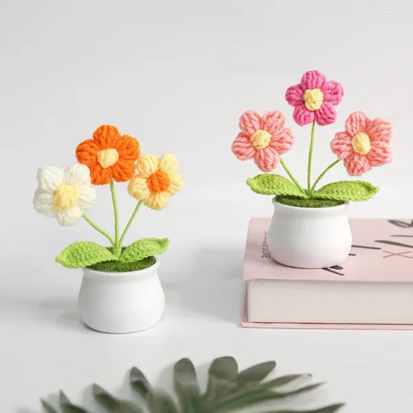 Fiori decorativi fatti a mano all'uncinetto piccolo fiore pianta in vaso elegante filato realistico di lunga durata decorazione domestica bouquet lavorato a maglia