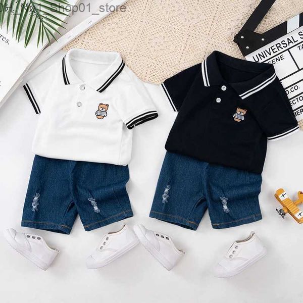 T-Shirts 1-5 yaşındaki bebek erkek erkek erkek çocuk gömlek takımları yaz yakışıklı denim şort 2 parçalı set erkekler kısa yürümeye başlayan kol t-shirt spor kıyafeti q240218