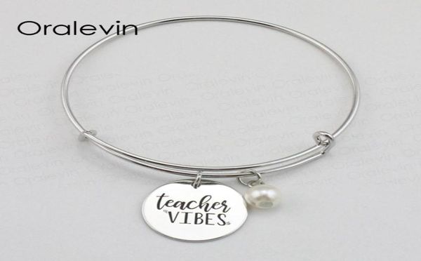 TEACHER VIBES Inspirierender, handgestempelter, gravierter Charm-Anhänger, erweiterbares Drahtarmband, Armreif, Geschenk, Modeschmuck, 10 Stück, Lot L99522646533