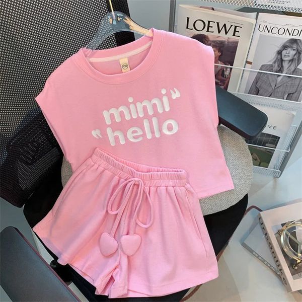 Set di abbigliamento per ragazze set estivo per bambini a maniche corte set per ragazze adolescenti T-shirt con lettera pantaloncini set di abbigliamento sportivo 240218