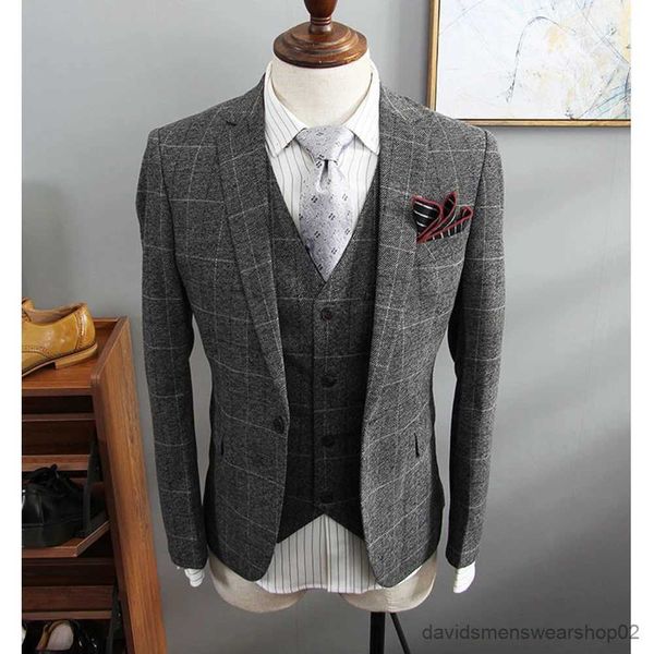 Abiti da uomo Blazer 2023 Abiti da uomo scozzesi larghi Risvolto con risvolto Ultimi disegni Giacca slim fit Pantaloni Blazer 3 pezzi Abiti da sposo in tweed Terno personalizzato