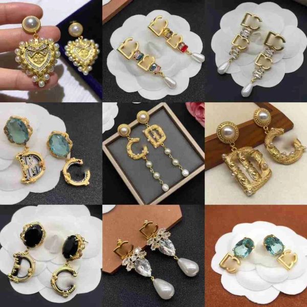 Letras Brincos Designer Stud Earings Luxo Mulheres Diamante Pérola Brinco Clássicos Jóias Womans Earing Hoop Brinco Stud Brincos de Prata Presente de Casamento