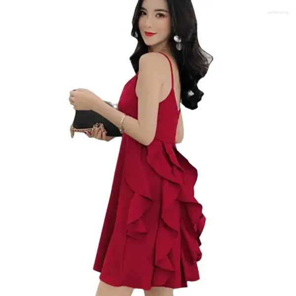 Abiti casual Estate 2024 Nero Rosso Scollo a V Spaghetti senza spalline Ruffles Abito da donna Office Ladies Bodycon Sexy Party Midi Aline Sundress