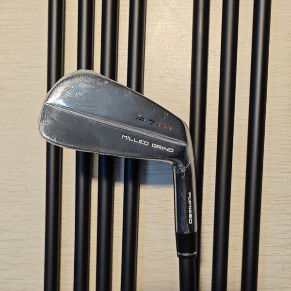 YENİ P7TW Kulüpleri Yepyeni Erkekler Golf Irons CNC Üretim Güçlü ve Kullanımı Kolay