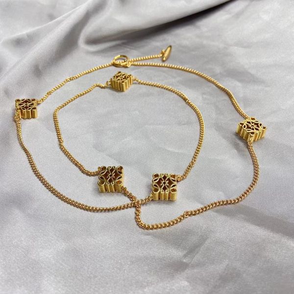 New Fashion Anagram collana pendente asimmetrico braccialetto retrò da donna in ottone placcato oro 18 carati cerchio per orecchio gioielli da donna LOE-2o1
