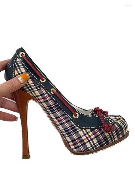 Scarpe eleganti Tela Décolleté da donna Retro Colore misto Rosso Griglia Decorazione in metallo Zapatos Para Mujer Punta rotonda Tacchi alti sottili Sapato Feminino