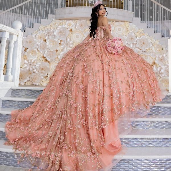 Розовое бальное платье с открытыми плечами и 3D цветами, платья Quinceanera, оборки, расшитые блестками, золотые аппликации, кружевной корсет из тюля, Vestidos De 15 Anos