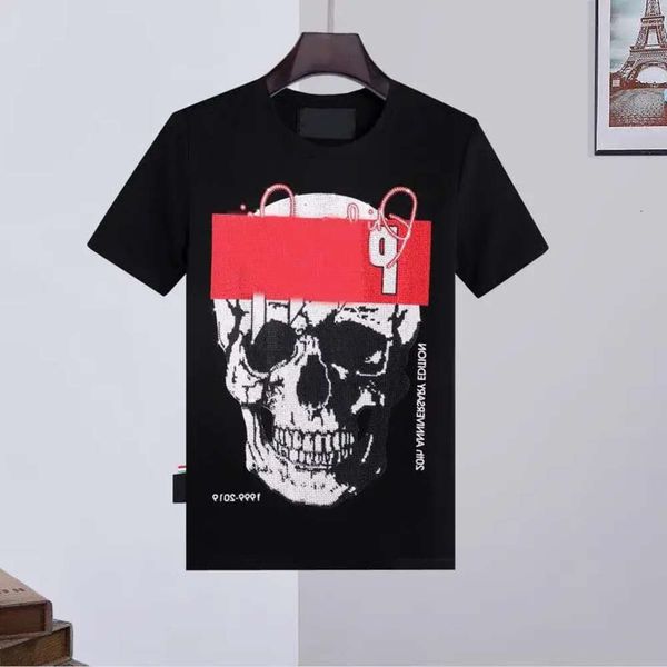 Üst Erkek Kadın Tasarımcı Kafatasları Elmas Tişörtler Prad Çantalar Tshirt Hoodie Coats Şort Tee Sesli Kot Jersey Kemer Çanta Saat Çantası